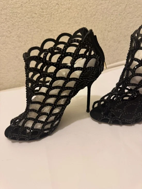 Sergio Rossi Black Scalloped crystal Laser-Cut Peep-Toe Stilettos size 38.5 - Picture 9 of 11